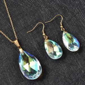 NWT Simulated Mercury Topaz Earrings and Pendant Necklace